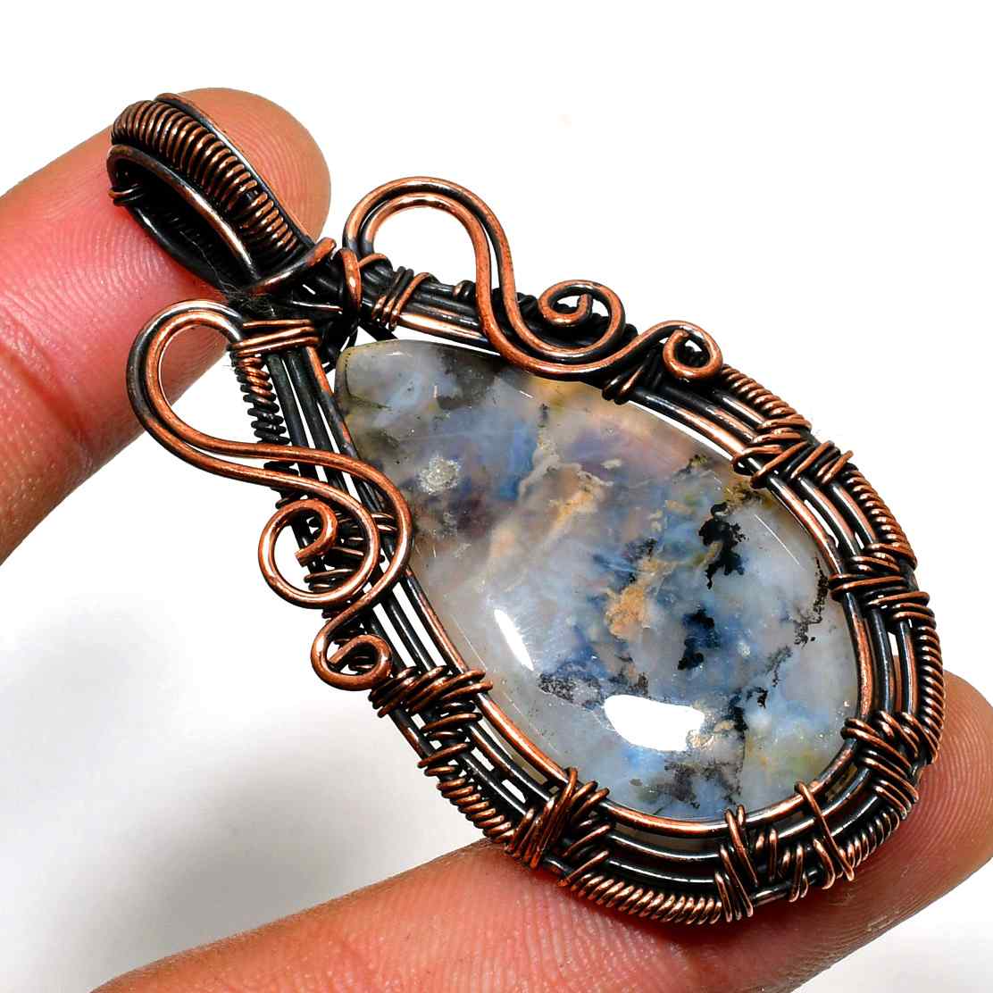 Terra’s Embrace – Copper-Wrapped Agate Pendant