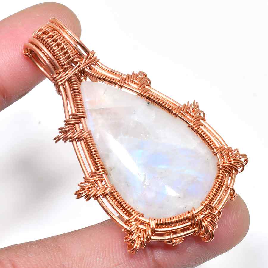 Luna’s Embrace – Rose Gold Moonstone Pendant