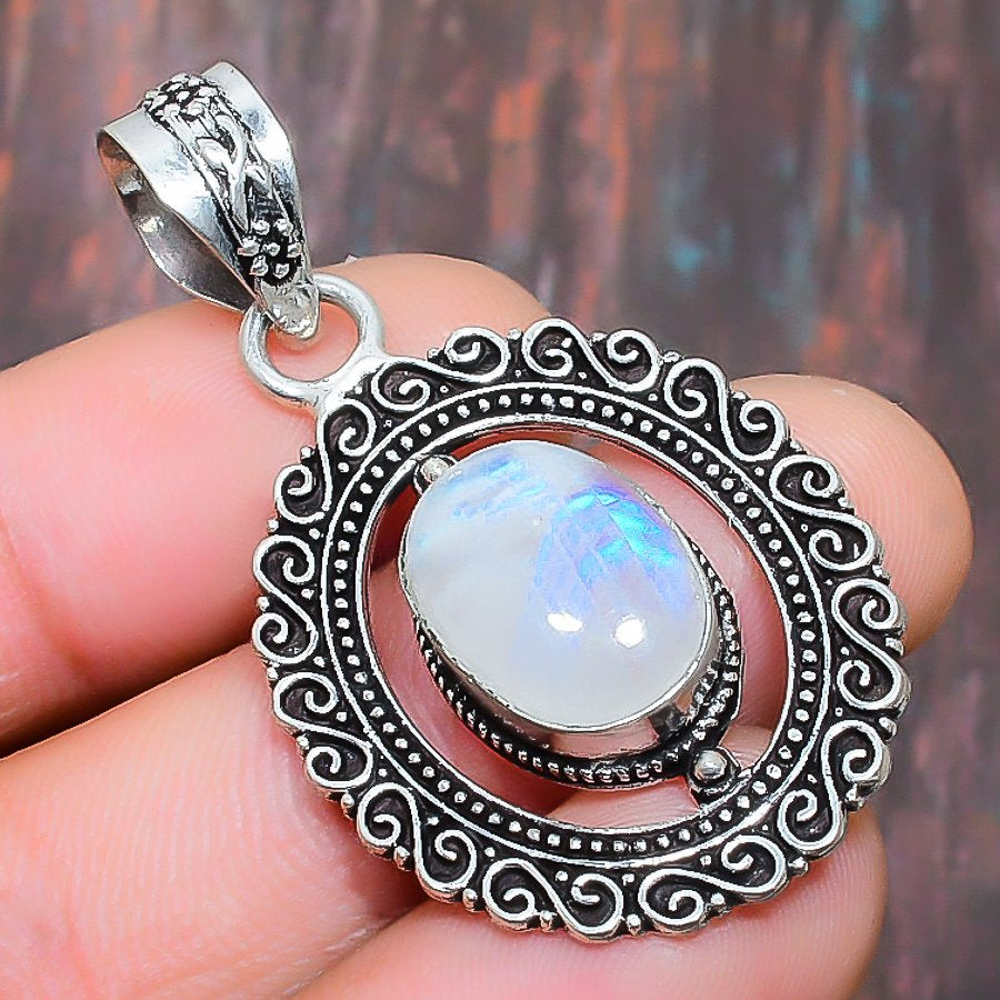 Luna’s Glow – Antique Silver Moonstone Pendant