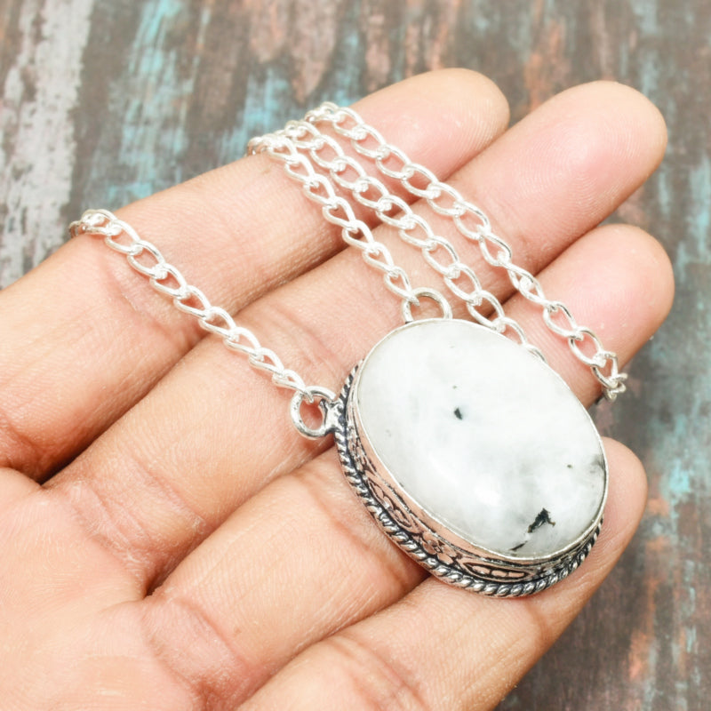 Luna’s Glow – Sterling Silver Moonstone Pendant