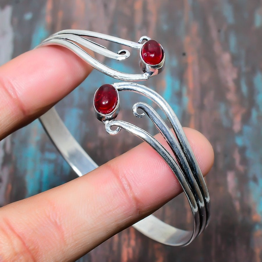 Ember’s Embrace – Sterling Silver Garnet Bracelet