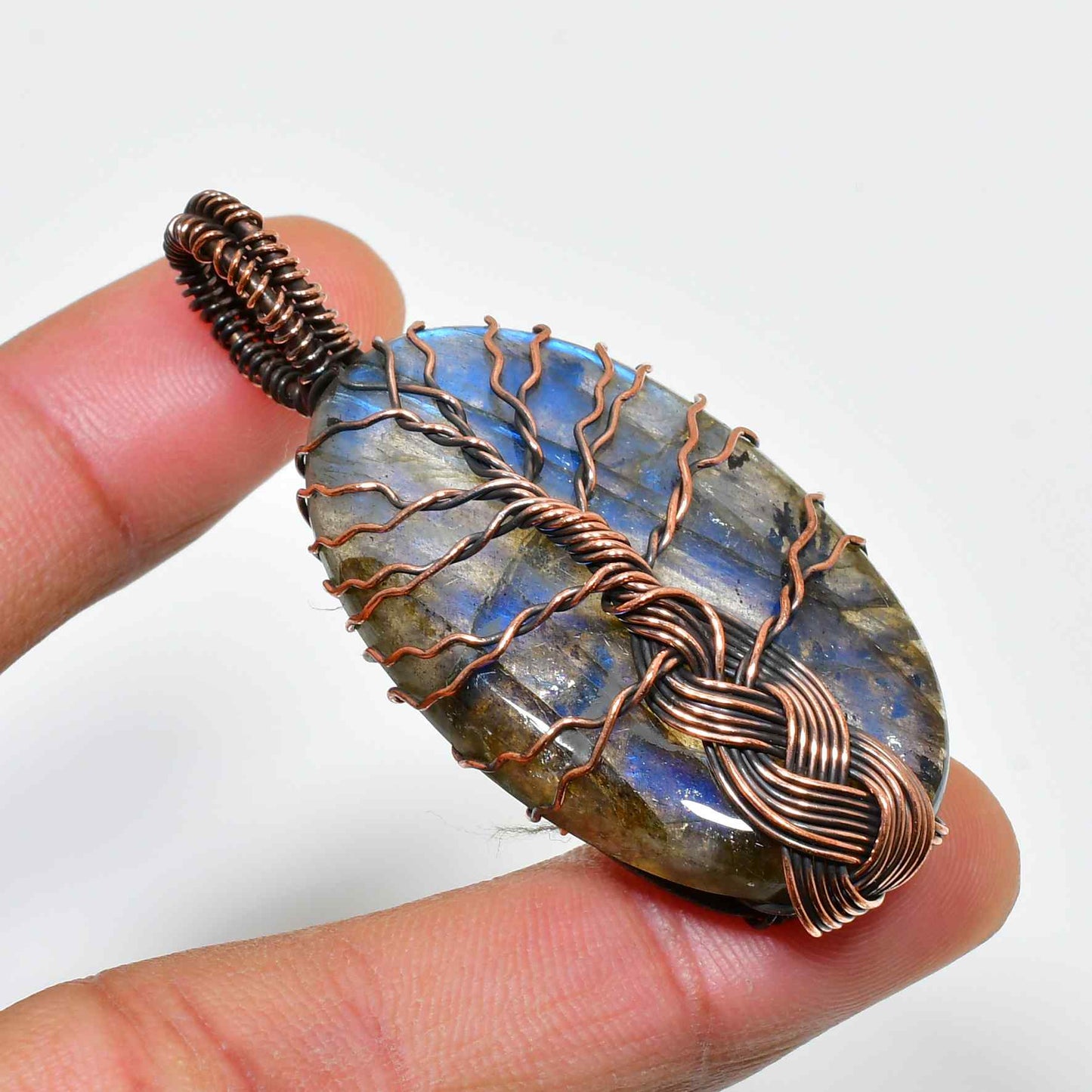 Luna’s Prism – Labradorite Copper Pendant