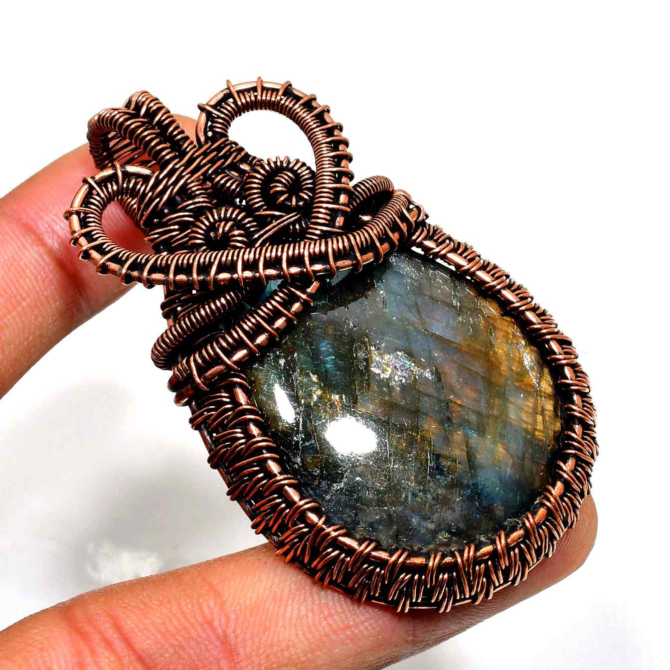 Astrid’s Glow – Labradorite Copper Pendant