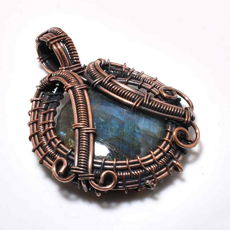 Selene’s Shield – Labradorite Copper Pendant