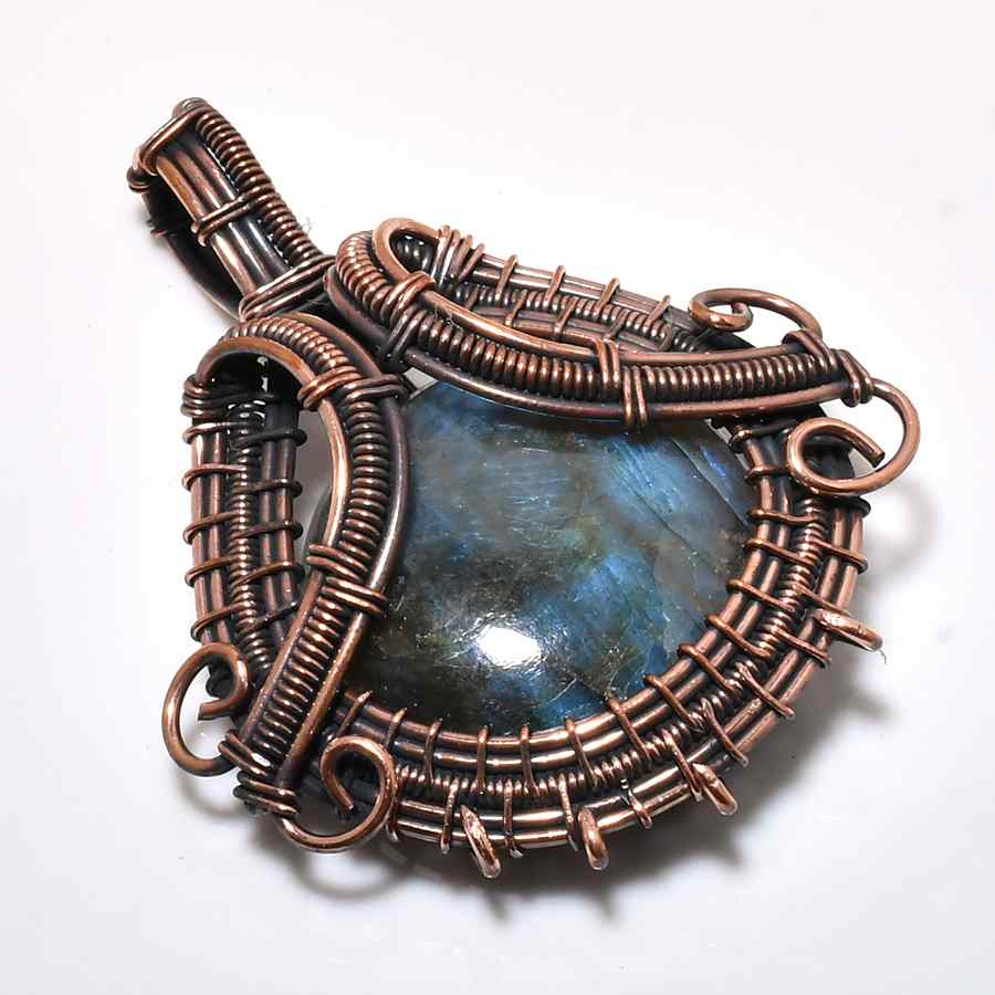 Selene’s Shield – Labradorite Copper Pendant