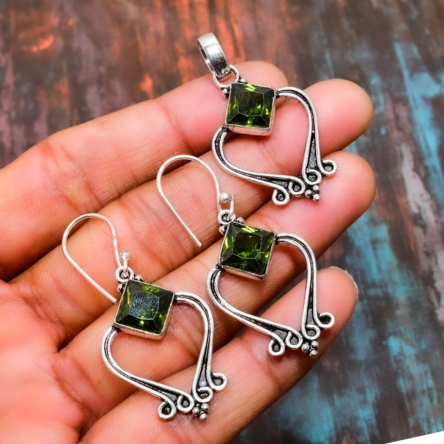 Serenity’s Embrace – Heart-Shaped Peridot & Sterling Silver Set