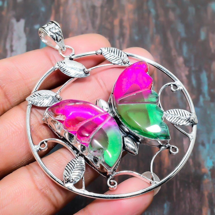 Winged Radiance – Agate & Silver Butterfly Pendant