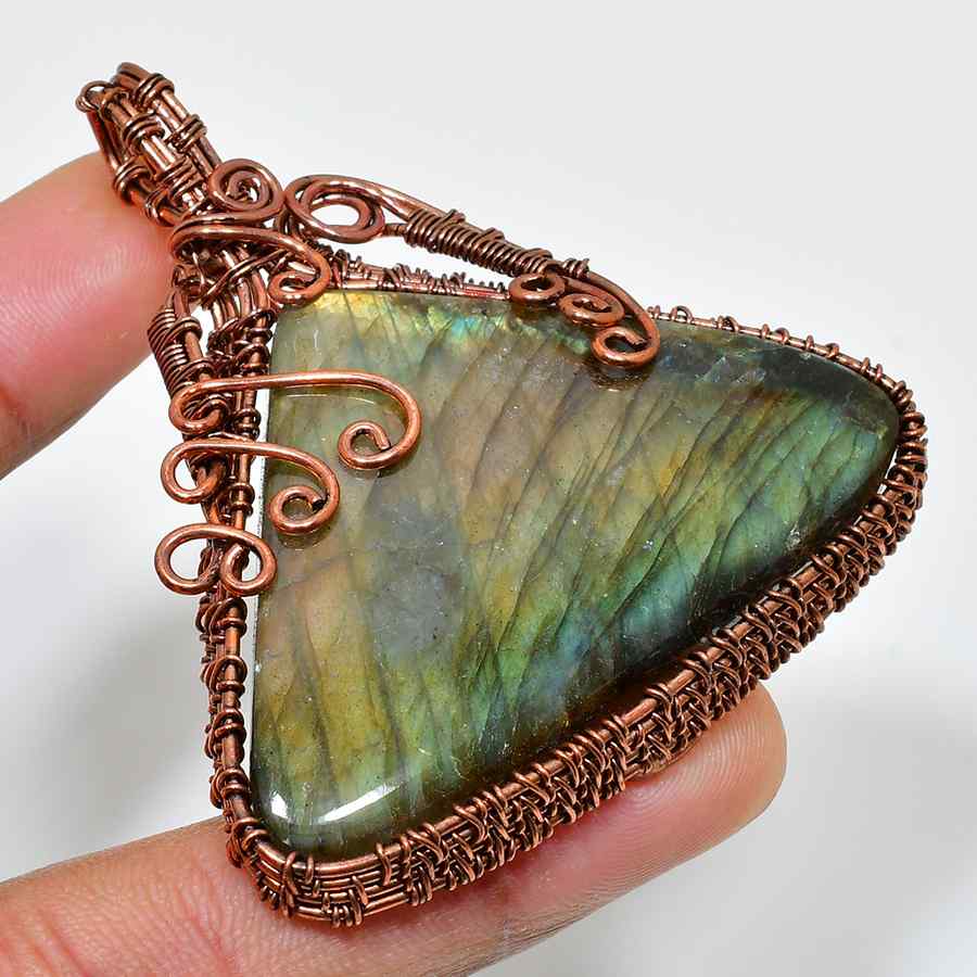 Inner Radiance – Labradorite Copper Pendant