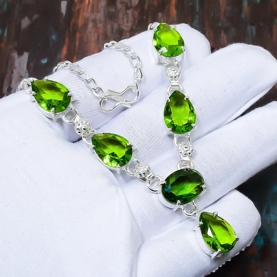 Verdant Elation – Peridot Teardrop Silver Bracelet