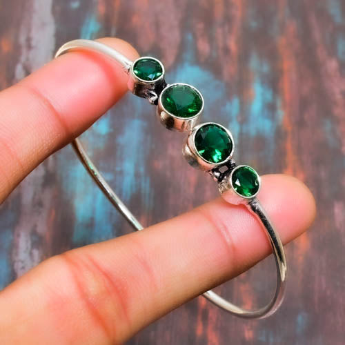 Emerald Embrace – Sterling Silver Bracelet