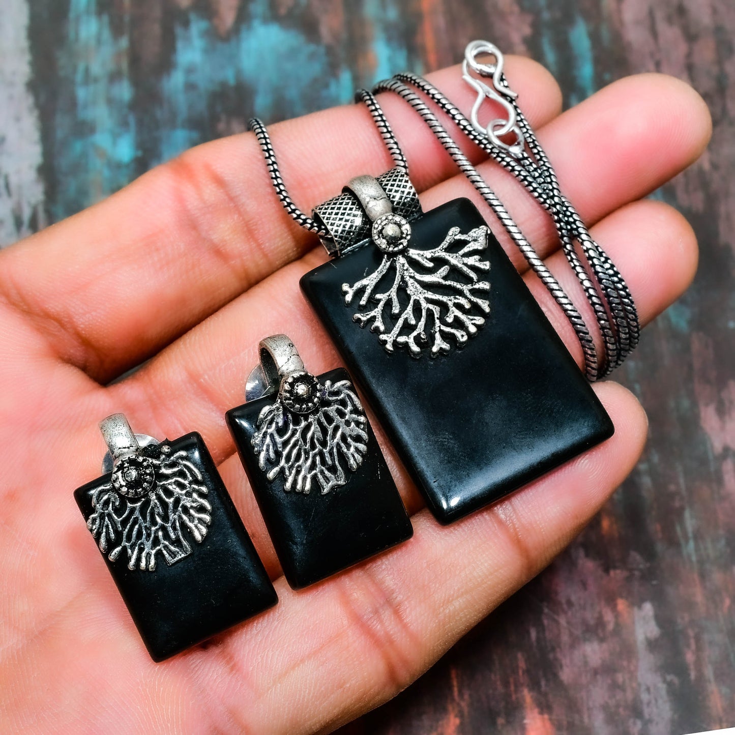 Coral Siren – Silver Coral & Black Onyx Pendant Set