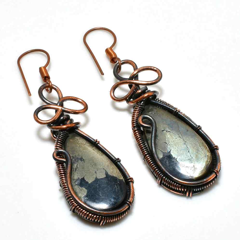 Aurora’s Embrace – Labradorite Copper Earrings