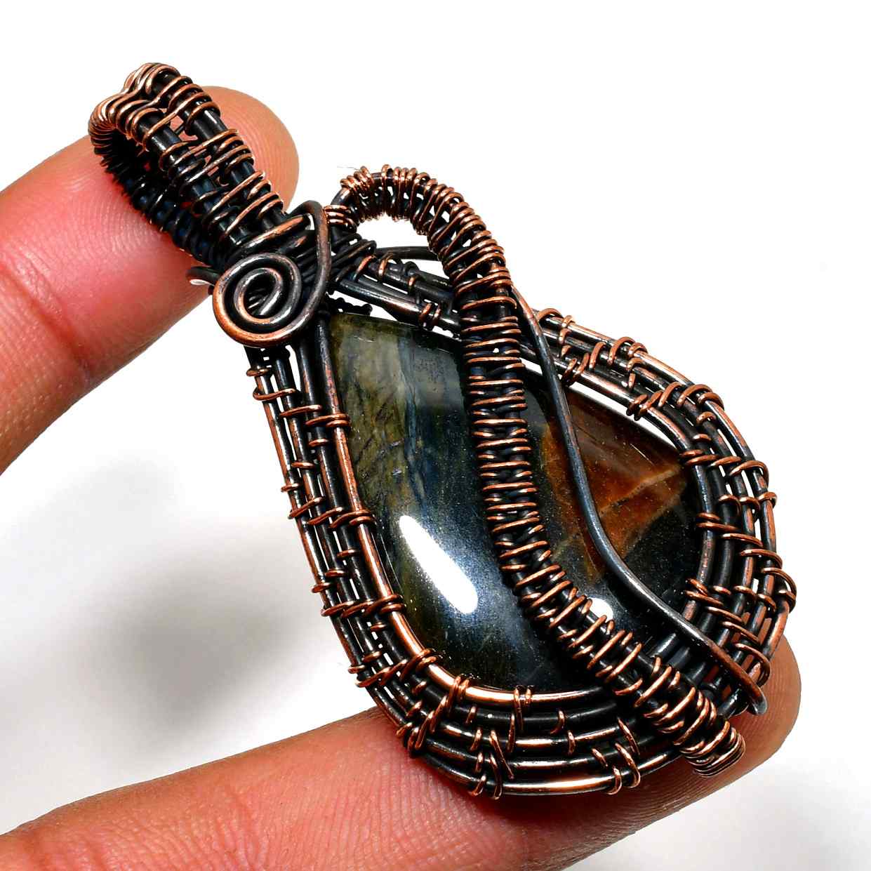 Seraphine’s Serenity – Amethyst & Oxidized Copper Pendant