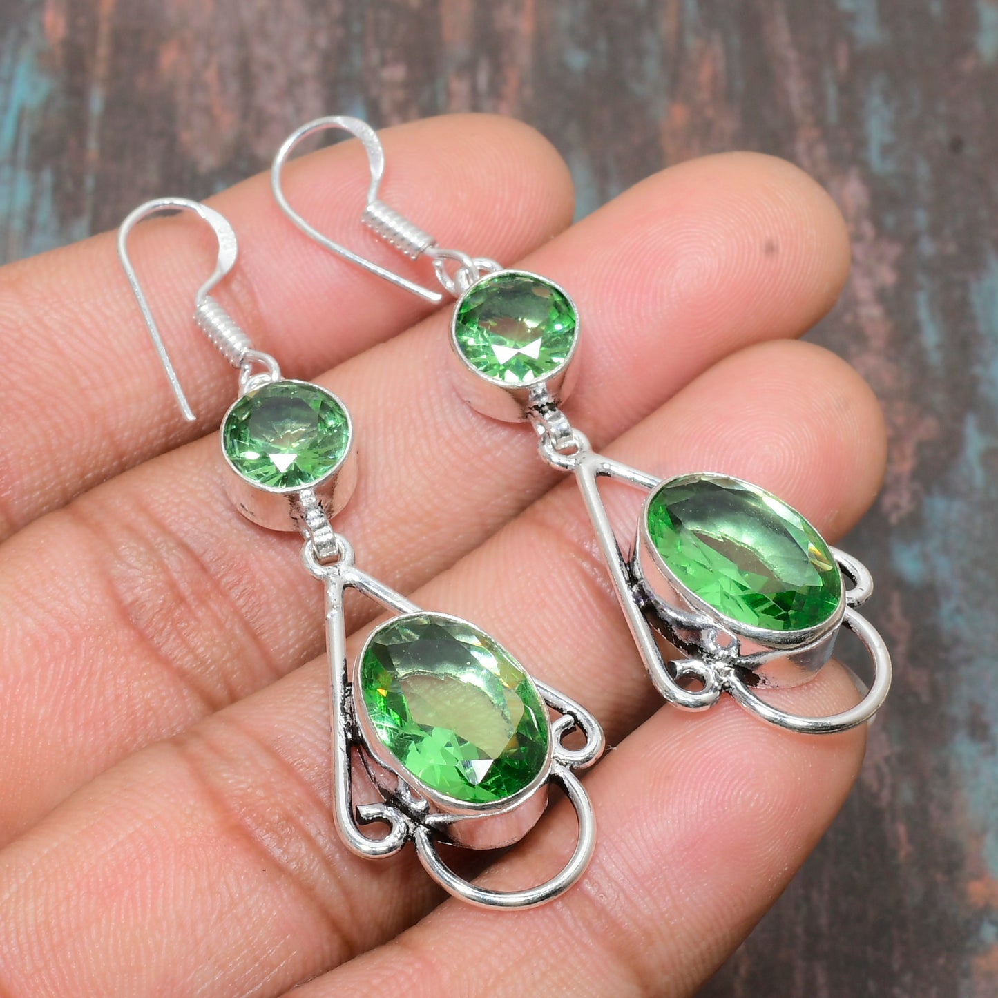 Verdant Grace – Peridot Silver Drop Earrings