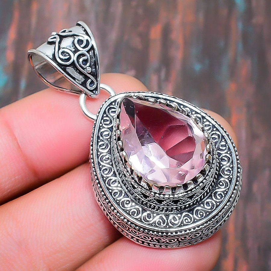 Tranquil Aura – Amethyst Silver Pendant