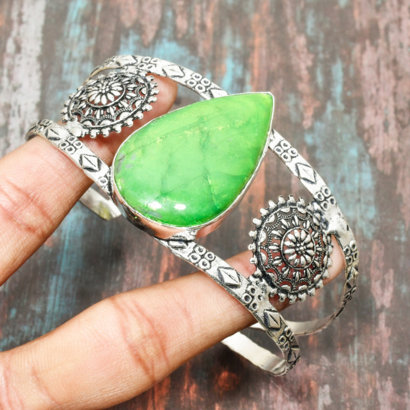 Emerald Harmony – Sterling Silver Bracelet