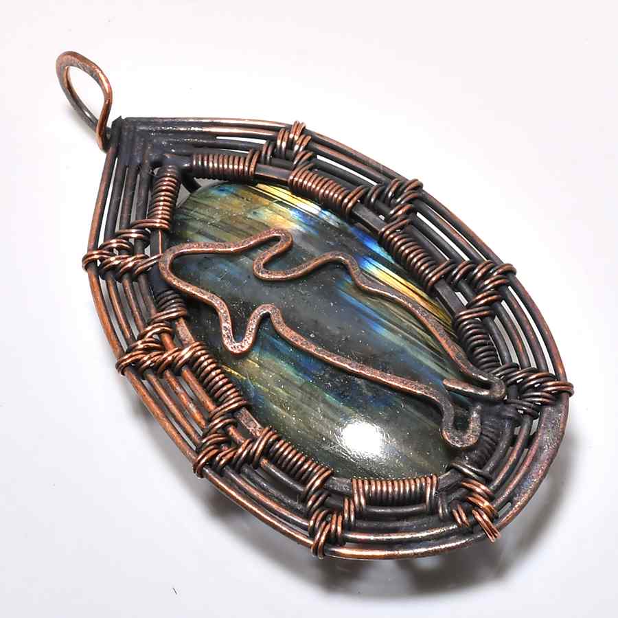 Tranquil Harmony – Labradorite & Copper Pendant