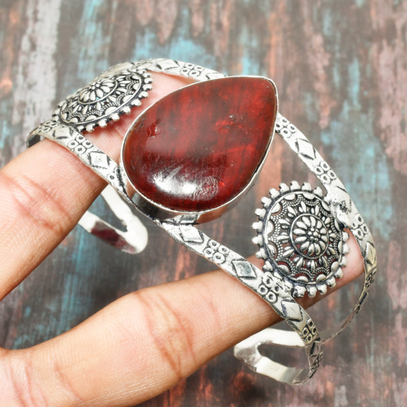 Ember’s Embrace – Garnet Filigree Cuff