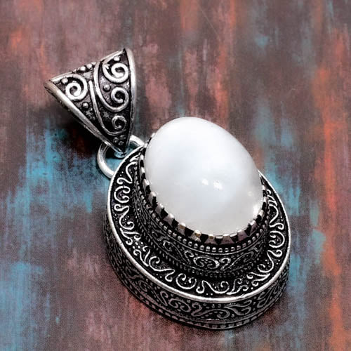 Moonlight Harmony – Sterling Silver Moonstone Filigree Pendant