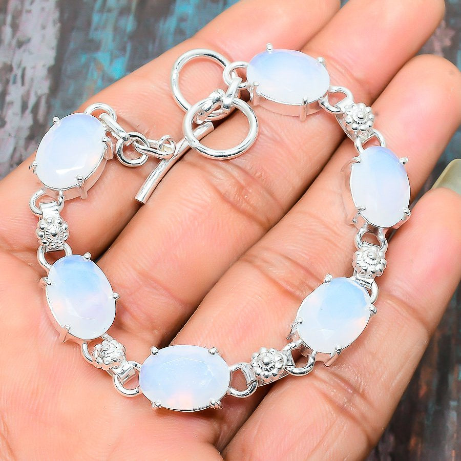 Moonlit Reverie – Sterling Silver Moonstone Bracelet
