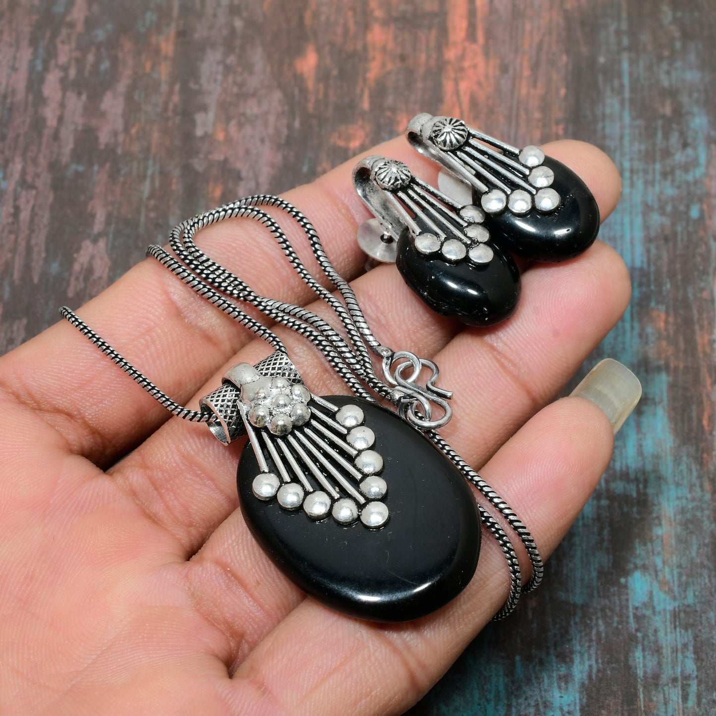 Obsidian Aegis – Silver-Detail Pendant & Earrings Set