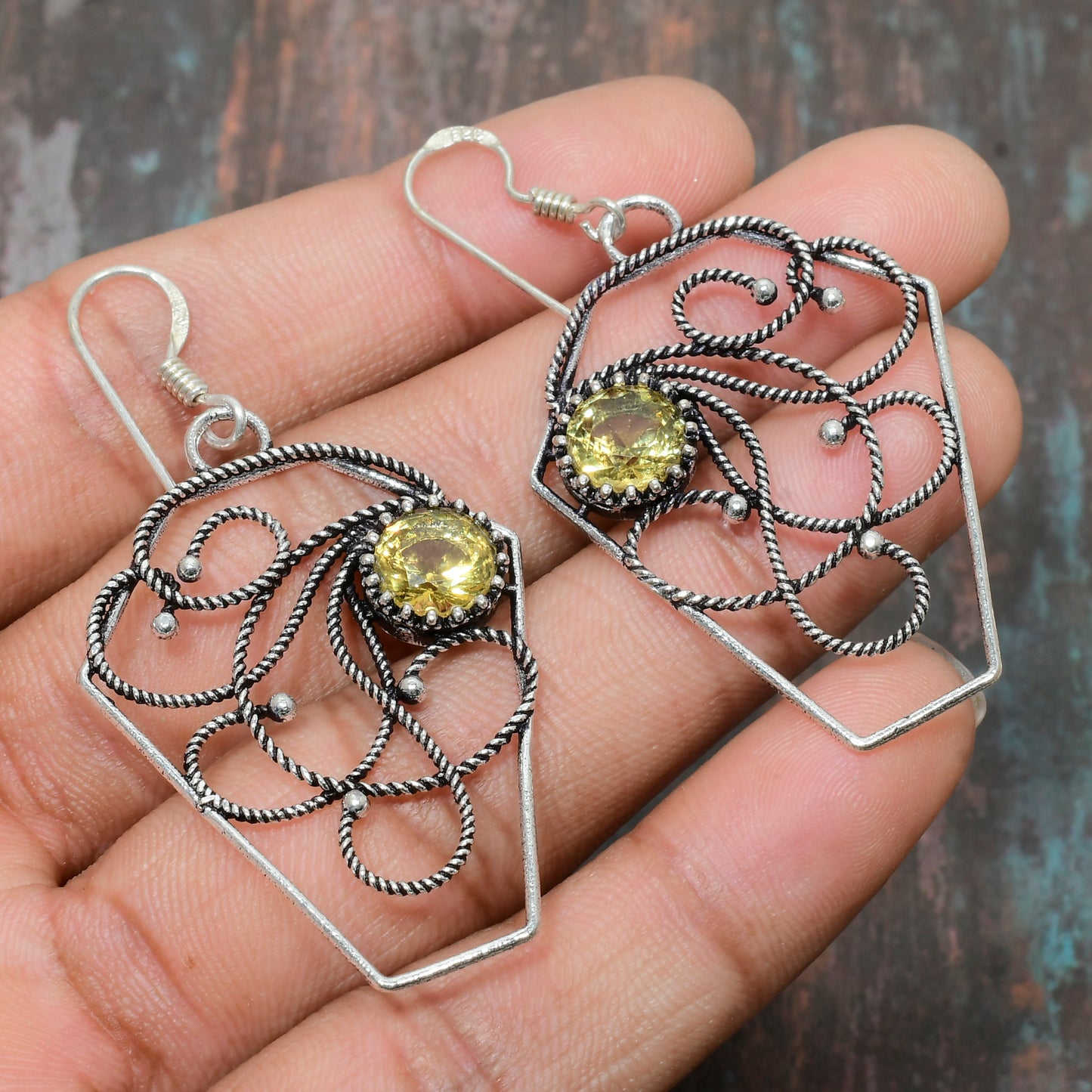 Aurelia’s Glow – Yellow Gemstone Silver Earrings