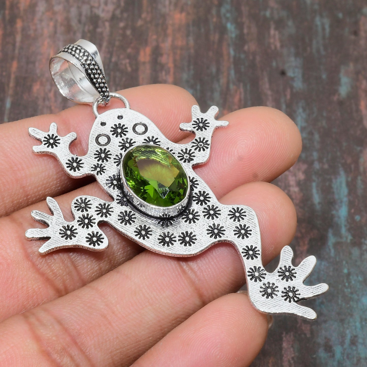 Verdant Leap – Silver Frog Pendant
