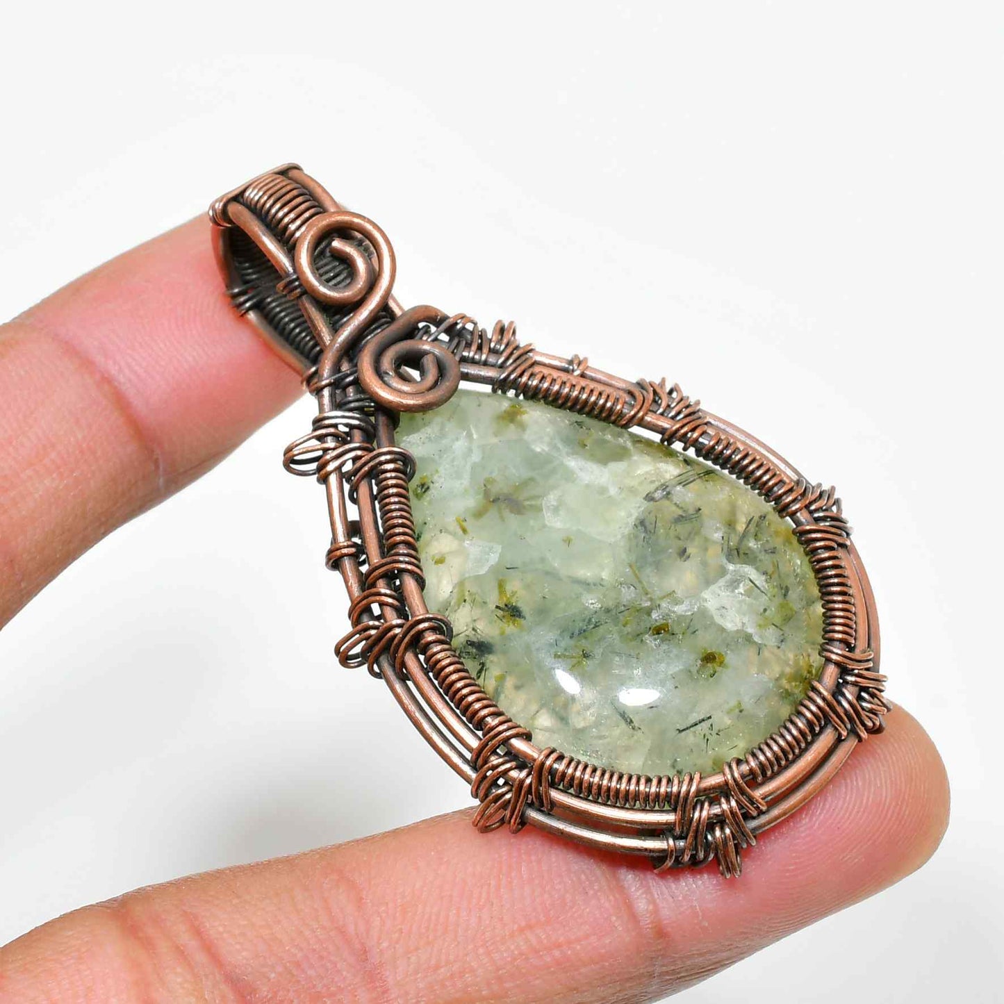 Aura’s Embrace – Green Amethyst Copper Pendant