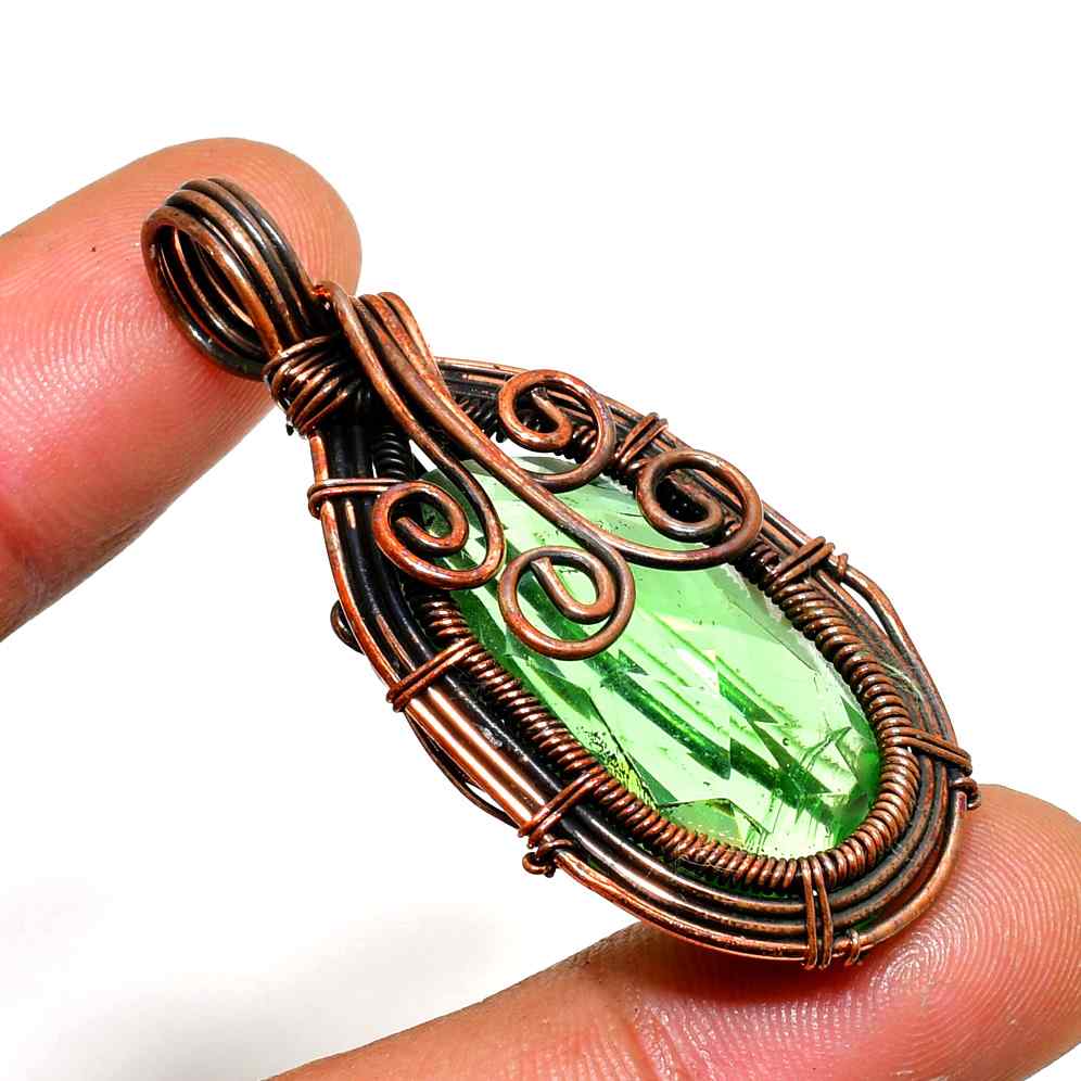 Harmony’s Embrace – Green Quartz Copper Pendant