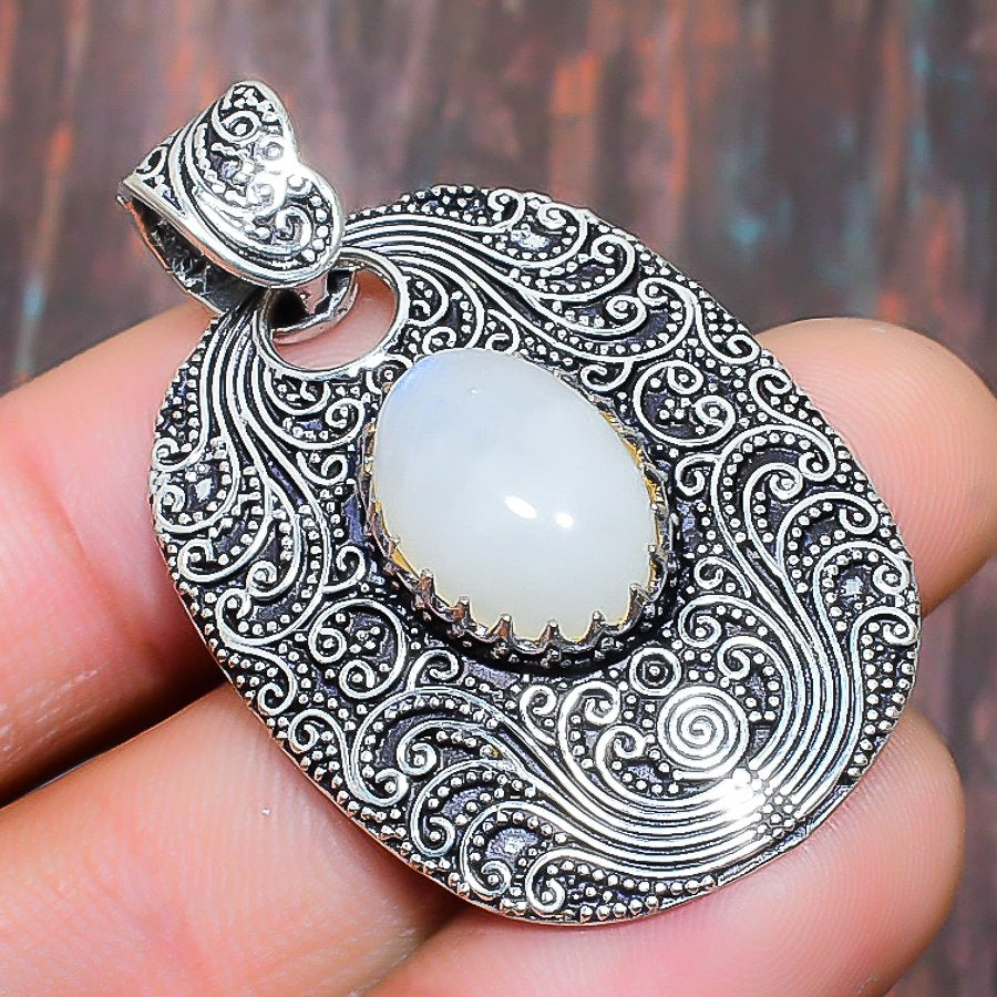 Luna’s Whisper – Sterling Silver Moonstone Pendant