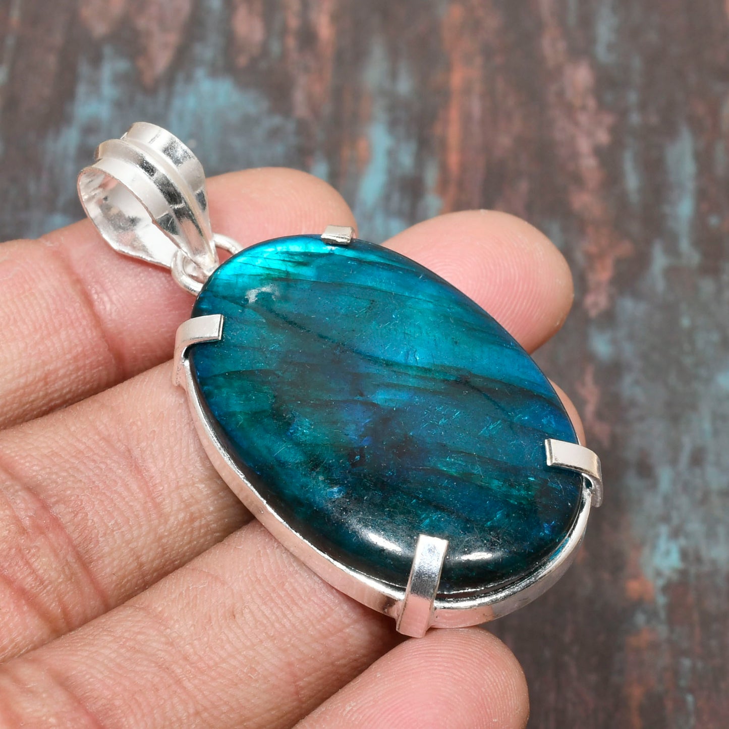 Mystic Aurora – Silver Labradorite Pendant