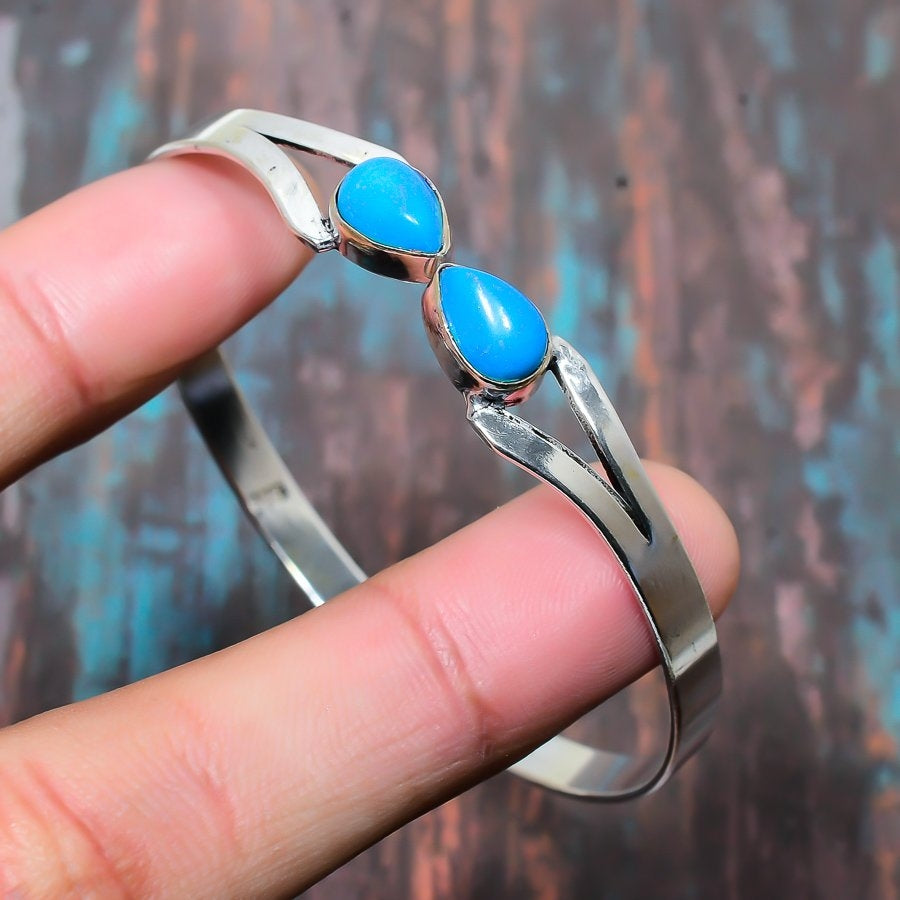 Tranquil Embrace – Turquoise & Sterling Silver Bracelet