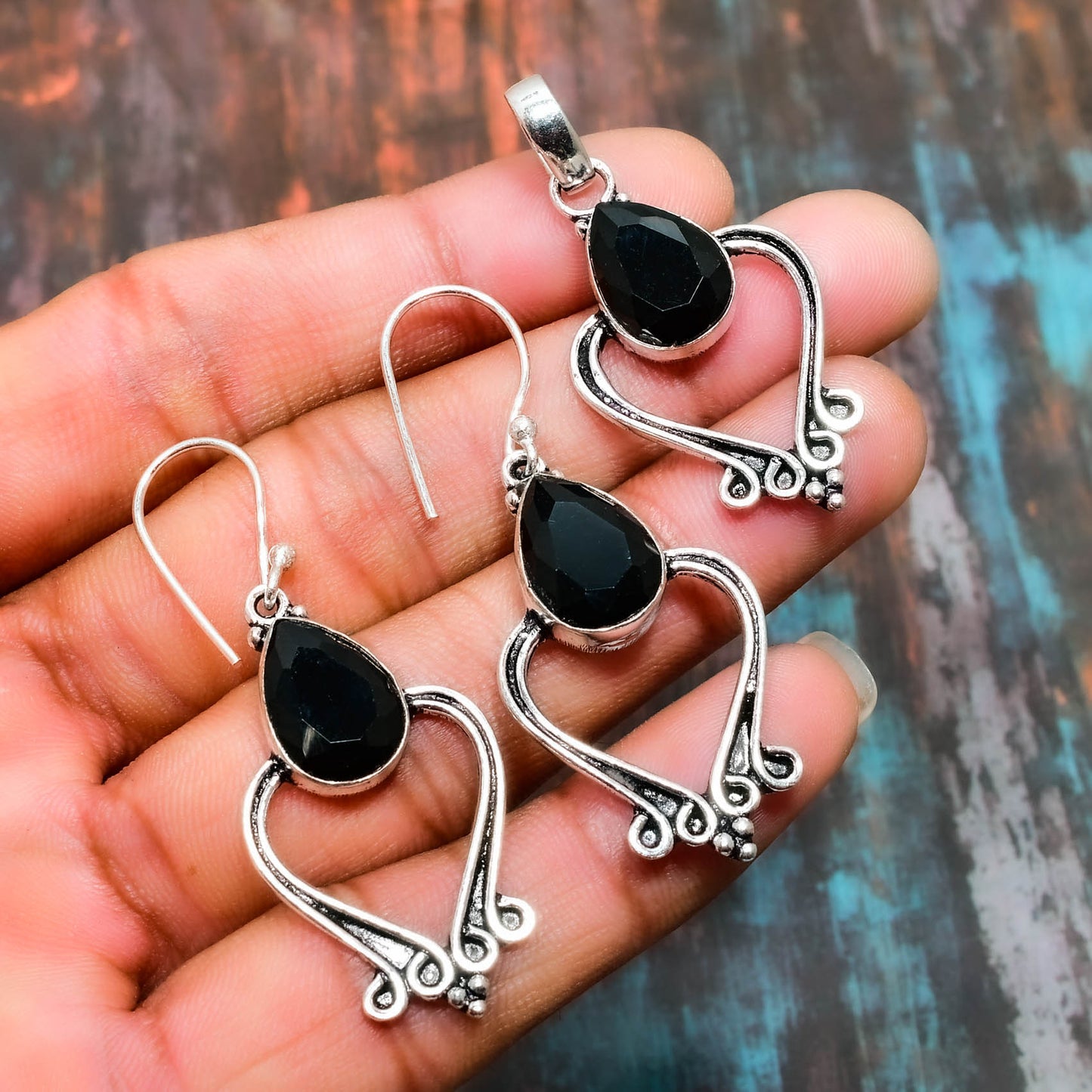 Ebon Shield – Onyx & Silver Jewelry Set