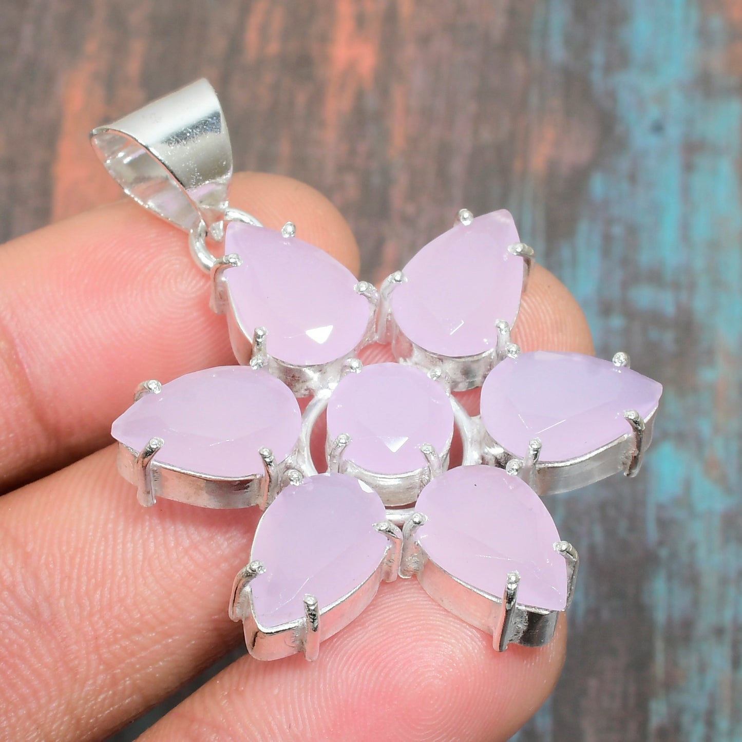 Serene Blossom – Rose Quartz Sterling Silver Pendant