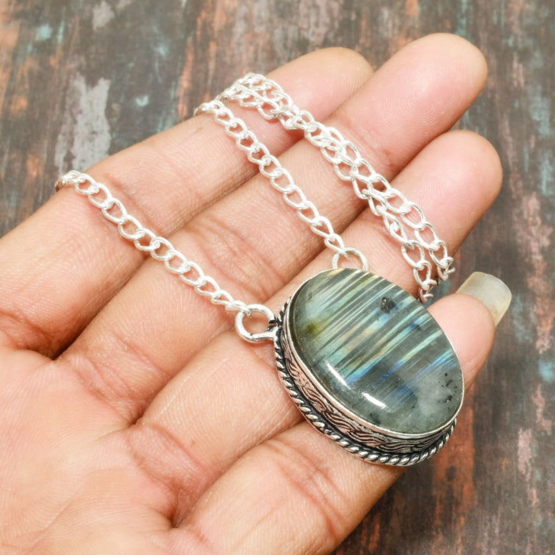 Serene Prism – Labradorite Sterling Silver Pendant