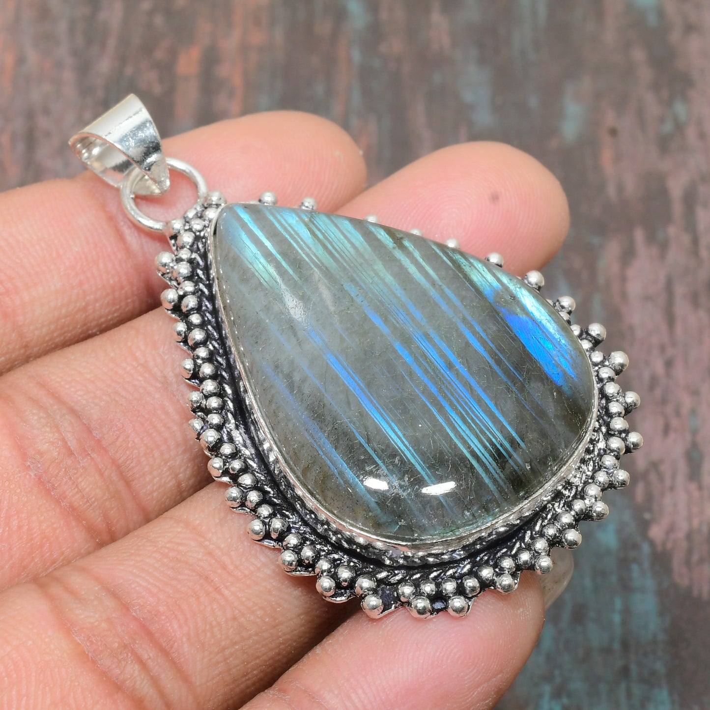 Celeste’s Dream – Labradorite Dreamcatcher Pendant