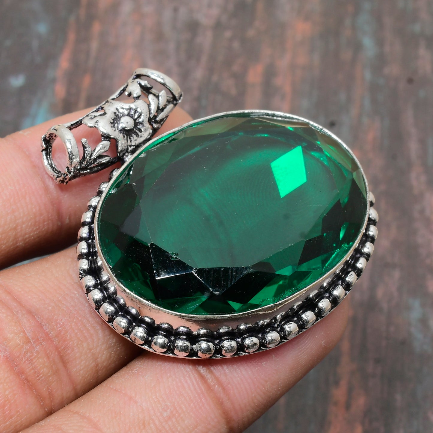 Emerald Blossom – Silver Filigree Pendant