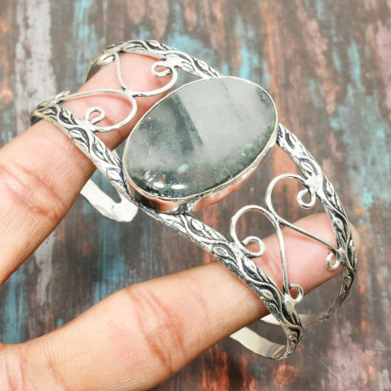 Serene Reflection – Labradorite & Silver Wire Bracelet