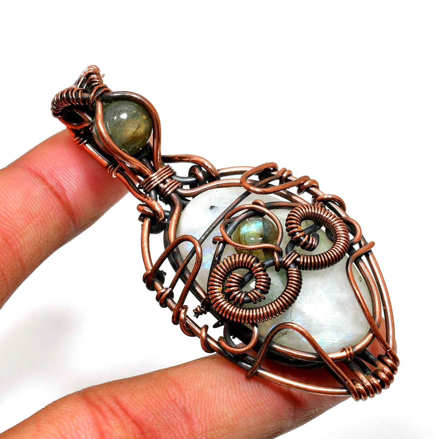 Celestial Harmony – Labradorite Copper Pendant