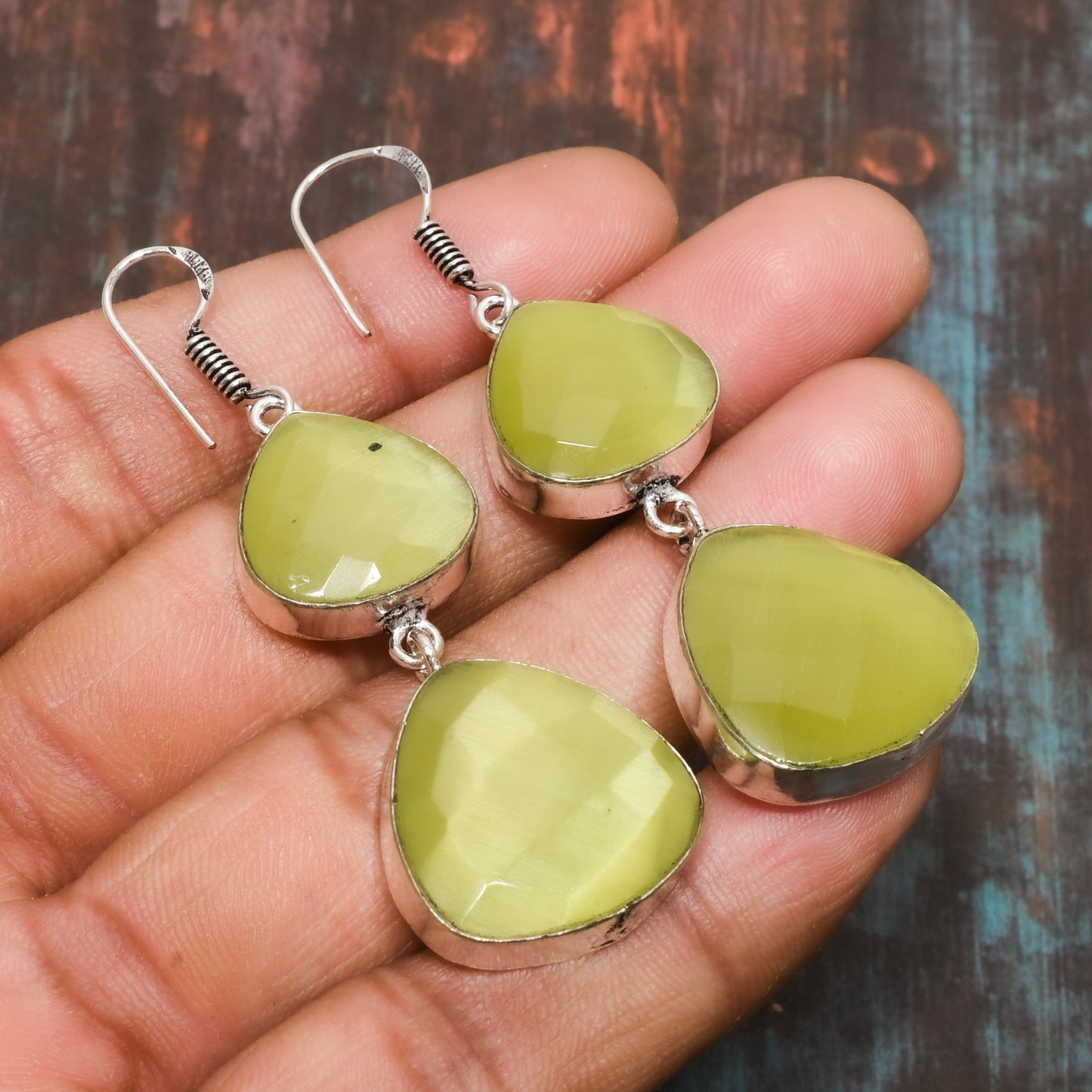 Verde Bloom – Sterling Silver Peridot Earrings