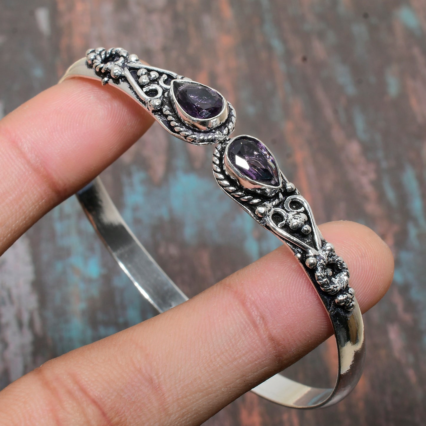 Serenity’s Embrace – Silver Filigree Amethyst Bracelet