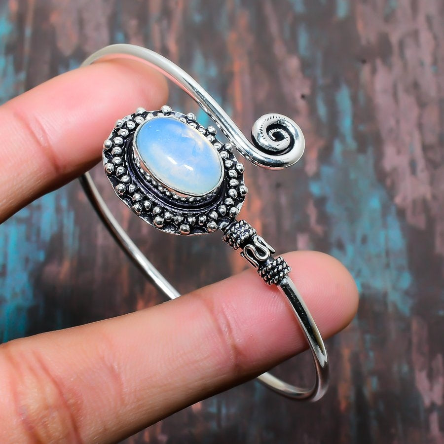 Celestial Embrace – Sterling Silver Moonstone Bracelet