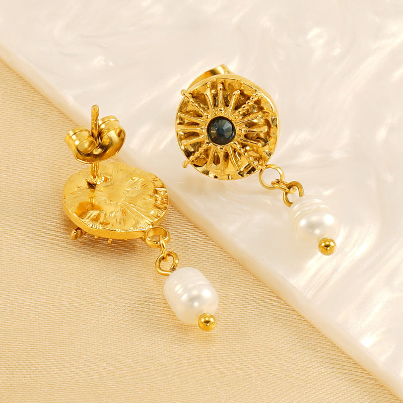 Pearl Essence Retro Earrings