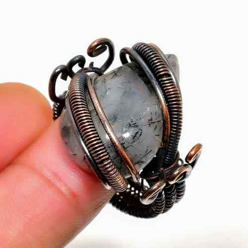 Lunar Embrace – Moonstone Copper Pendant