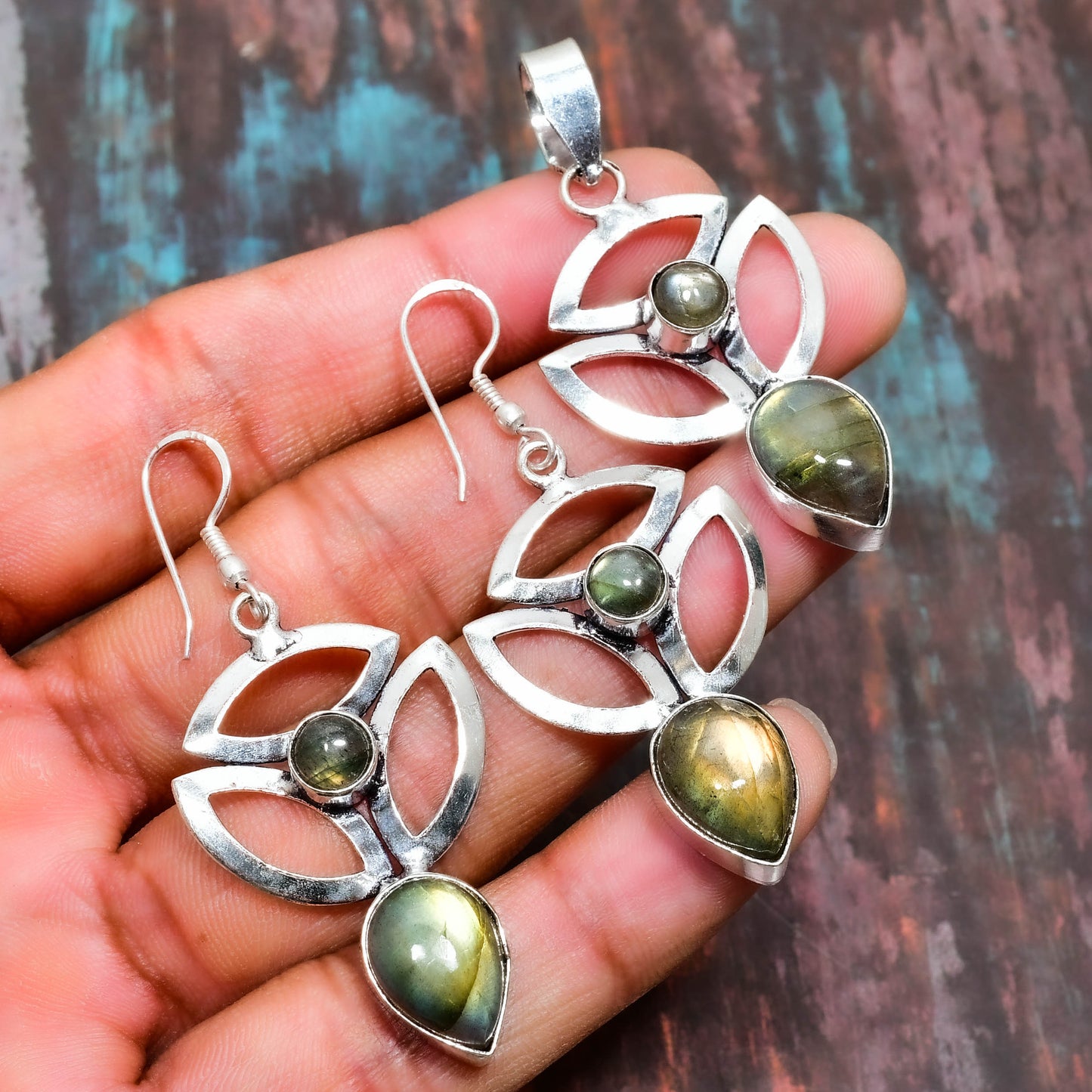 Selene’s Prism – Labradorite Sterling Silver Set
