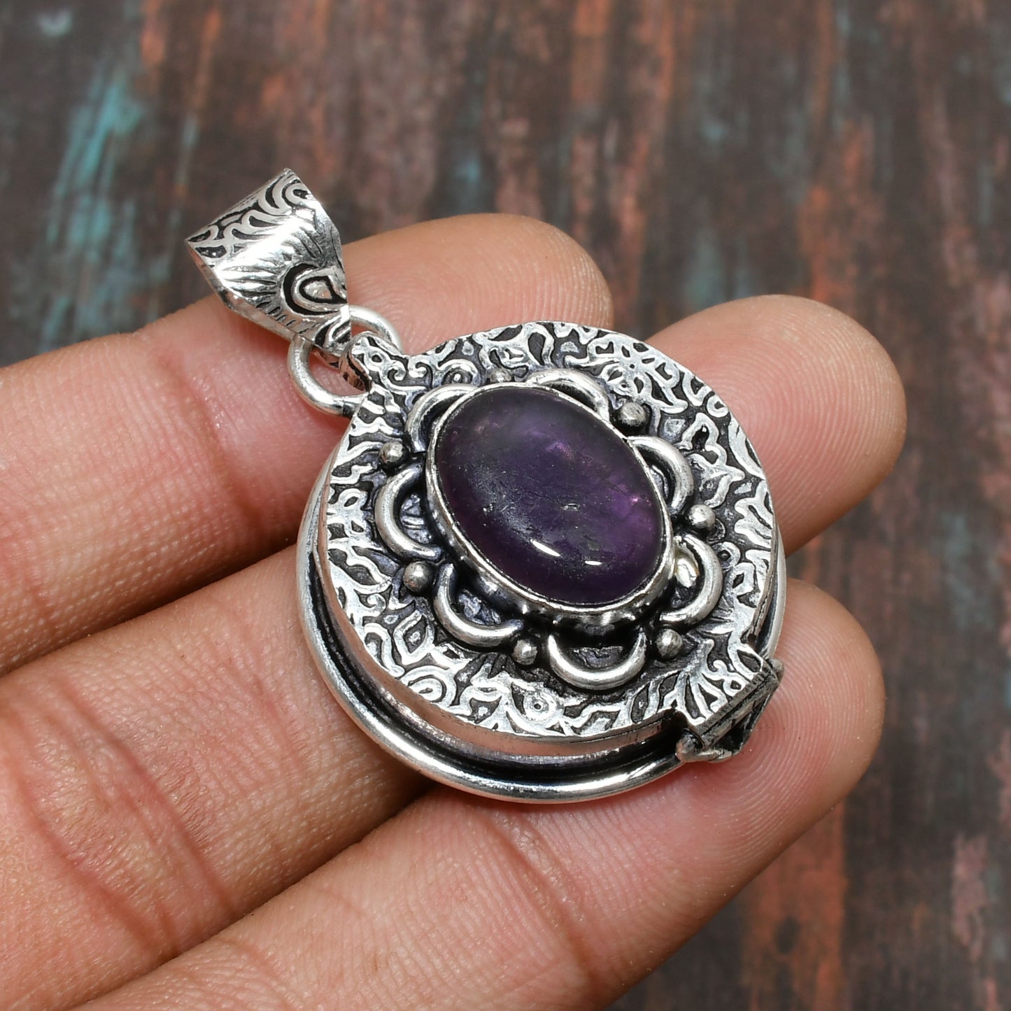 Ezra’s Veil – Sterling Silver Amethyst Pendant