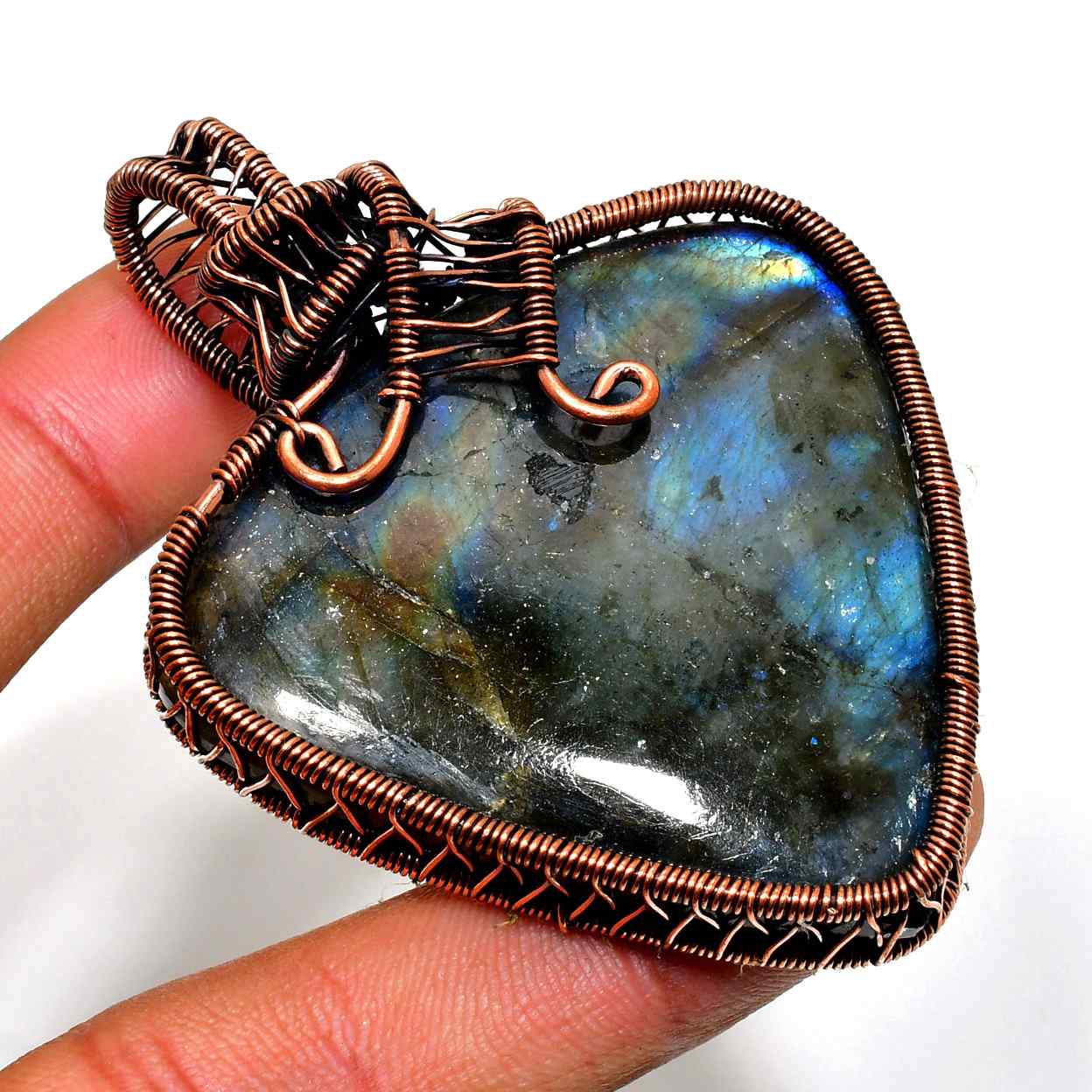 Selene’s Veil – Labradorite Copper Pendant