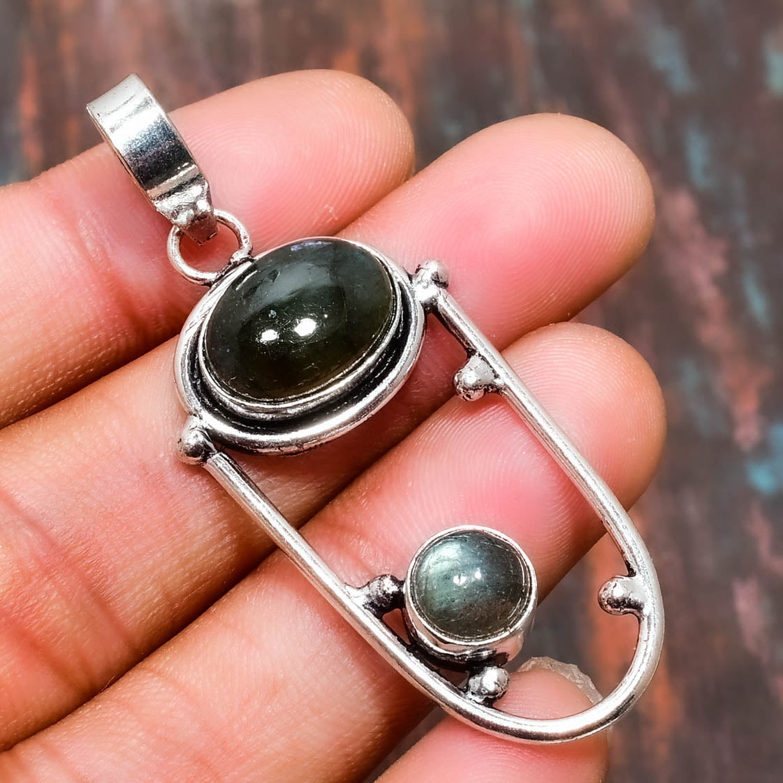 Selene’s Veil – Labradorite Silver Pendant