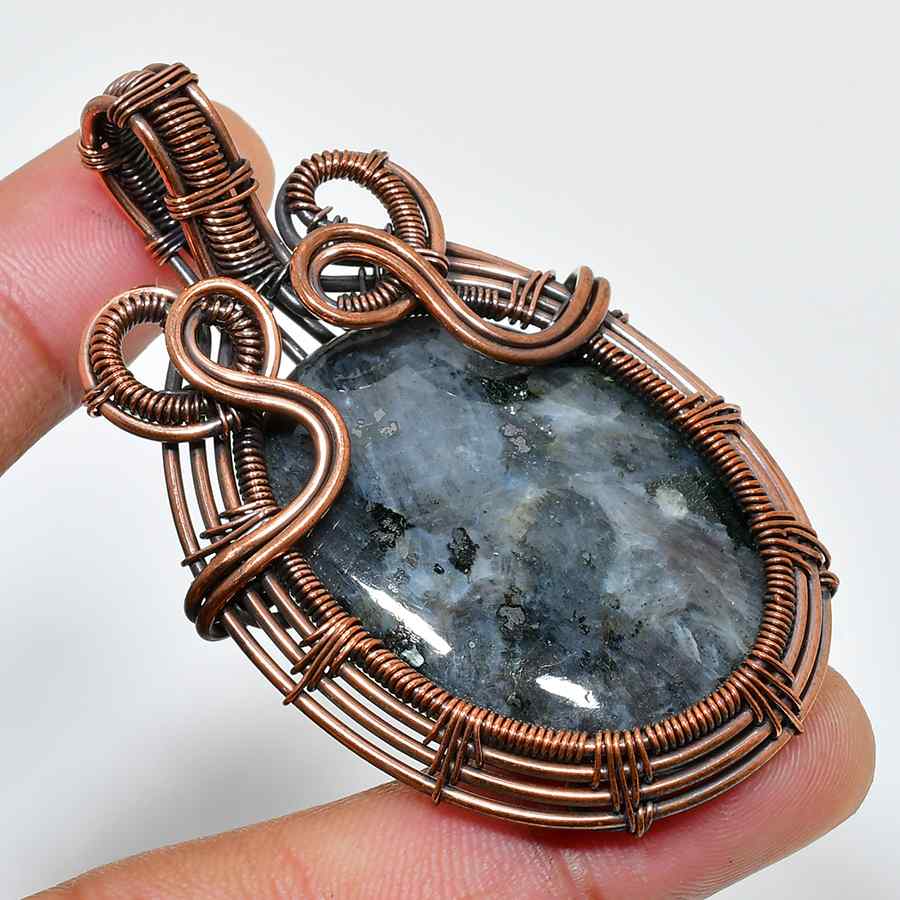 Aurora’s Veil – Labradorite Copper Pendant