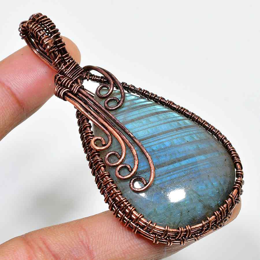 Aurora’s Veil – Labradorite Copper Pendant